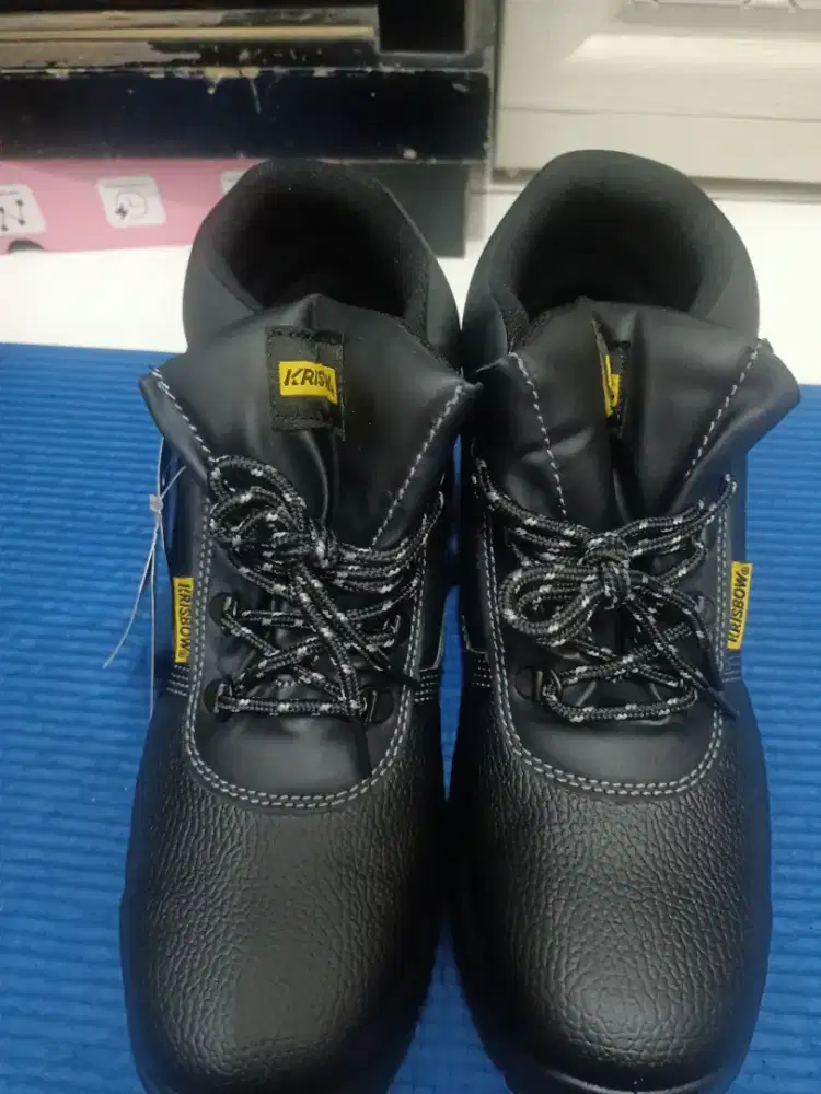 Dijual sepatu Septy kondisi baru merk ARGON 6
