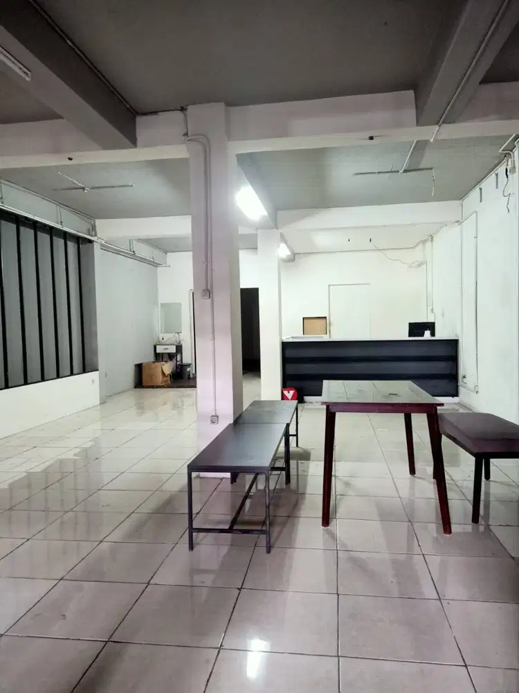 Sudirman Bandung disewa Ruko Cocok u/ Bank, Kain,Minimarket,Klinik dll