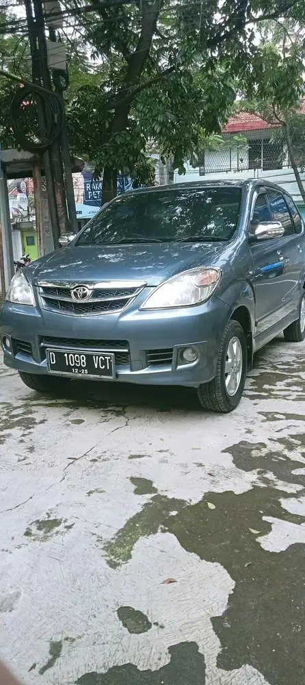 Toyota Avanza 2010 Bensin