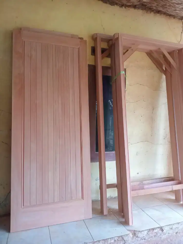 Jual berbagai macam kusen pintu jendela