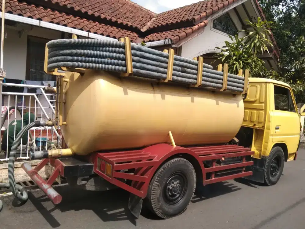 Sedot WC penuh dan mampet