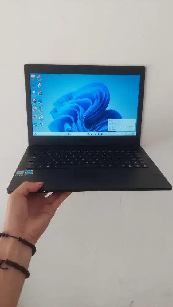 JUAL LAPTOP ASUSPRO P2430U INTEL CORE I3-6006U,RAM4GB DDR4,HDD500GB