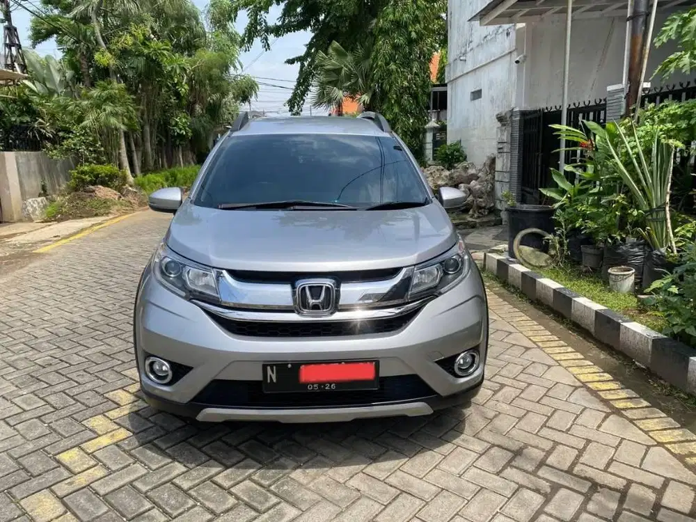 BRV 1.5 E 2016, ISTIMEWA