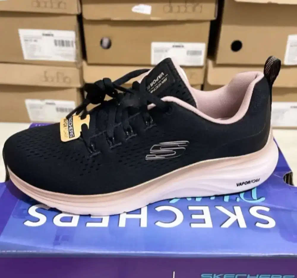 Sepatu skechers original store