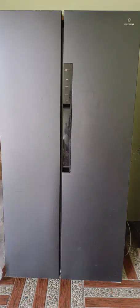 Kulkas side by side inverter merk Polytron 120 watt