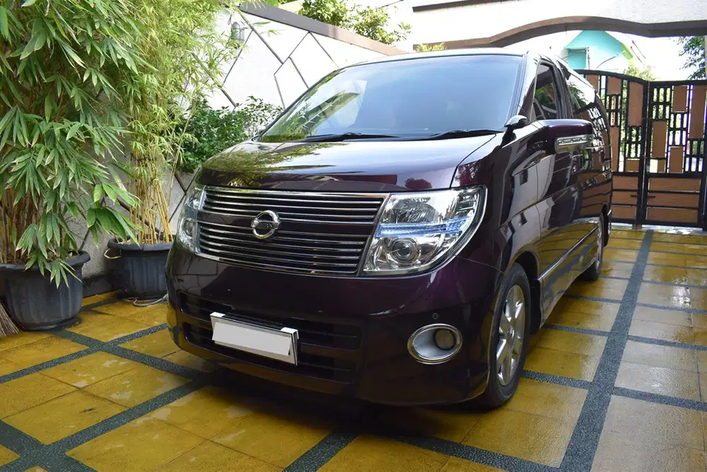 Nissan Elgrand E51 LOW KM