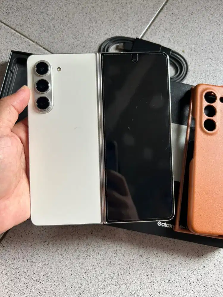 Samsung Zfold 5 5g 12/256 gb