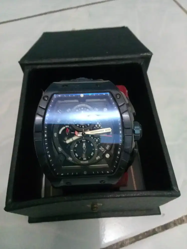 Jam tangan pria second cronoforce