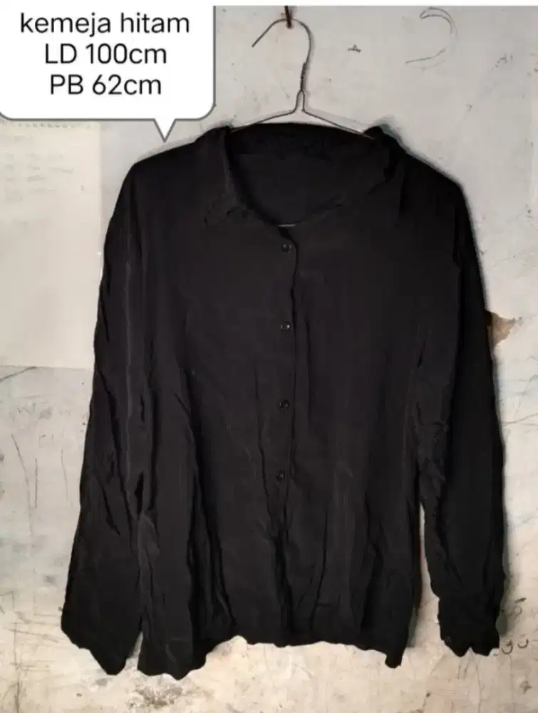 Kemeja hitam size M