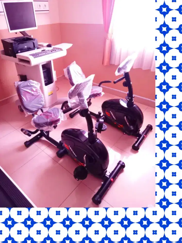 Sepeda statis Recumbent Legacy alat kesehatan PNE-182