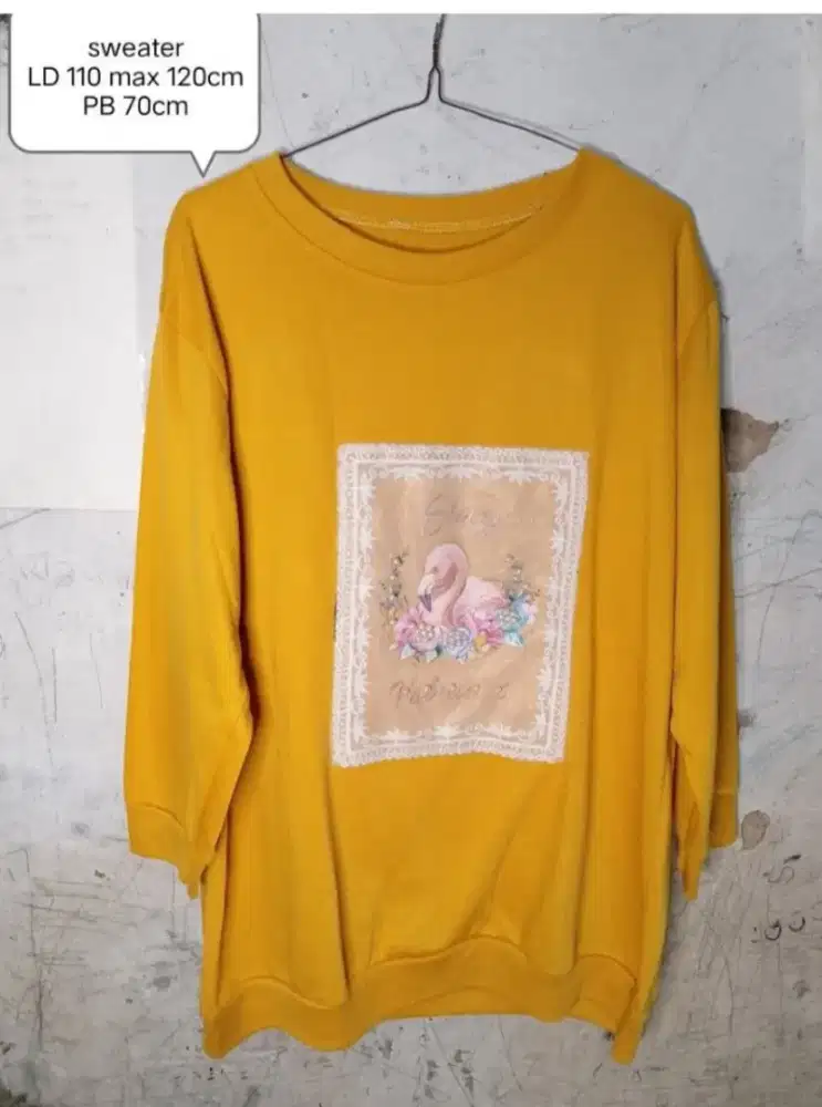 Sweater size L .