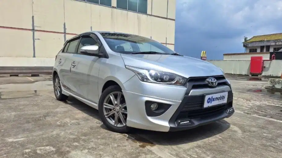 TERMURAH Toyota Yaris 1.5 TRD Sportivo Bensin-AT 2015 UVL B