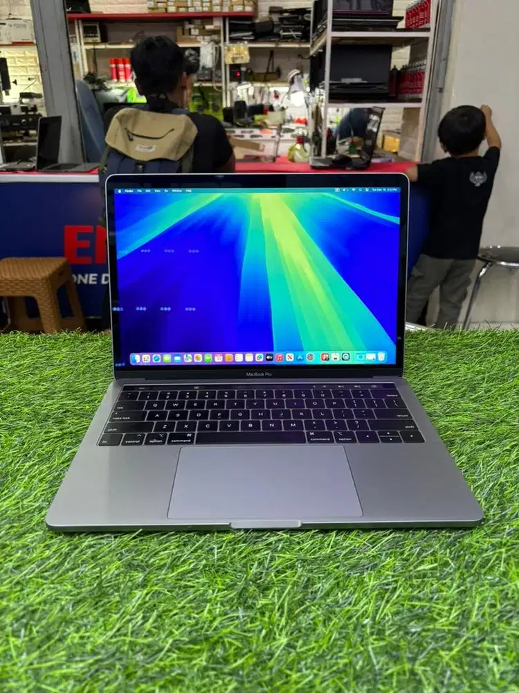 Jual Macbook Pro 2019 TB i7 16/512