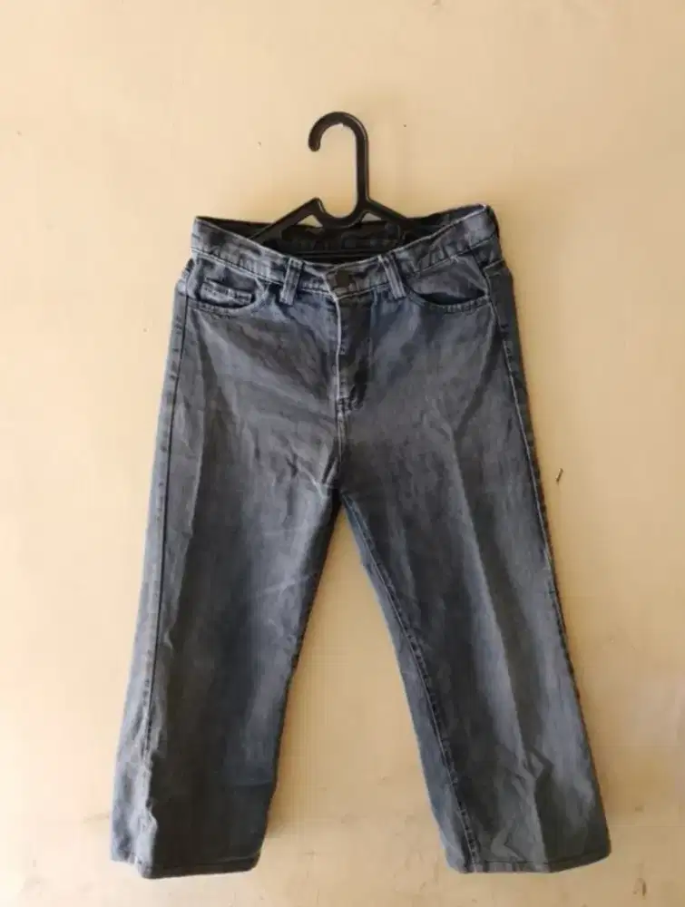 Celana levis size 28