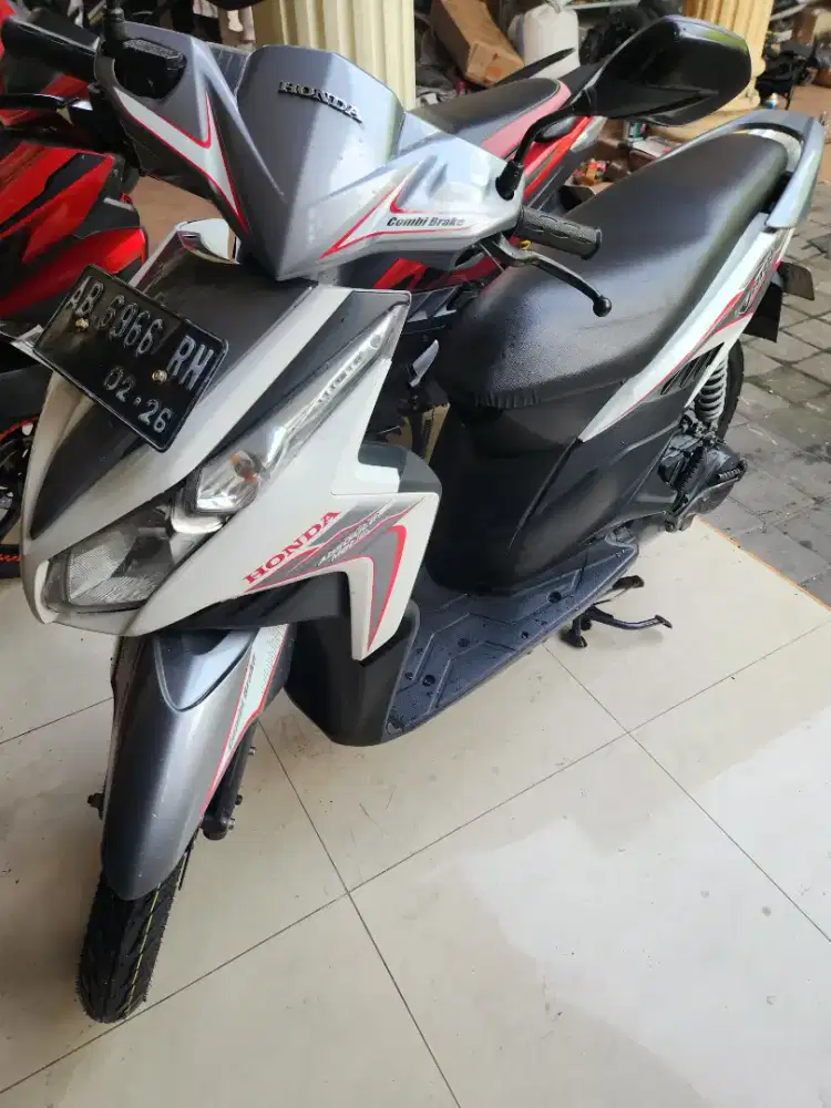 Vario 110 techno putih 2011 gbm