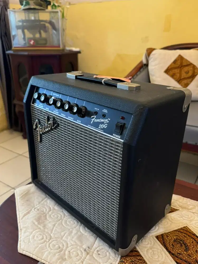 Amply Fender frontman 20G