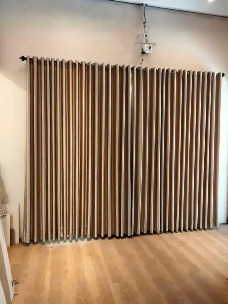 gorden penyekat ruangan