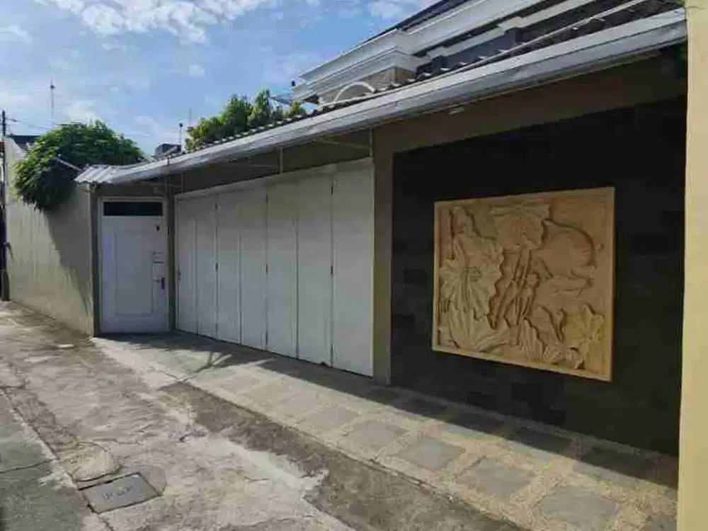 Dijual Rumah Mewah Modern Minimalis Pusat Kota di Serengan Solo, Full Furnished dengan Semua Perabot.