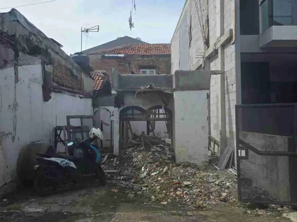 TANAH SIAP BANGUN DALAM KOMPLEK DI PASAR MINGGU