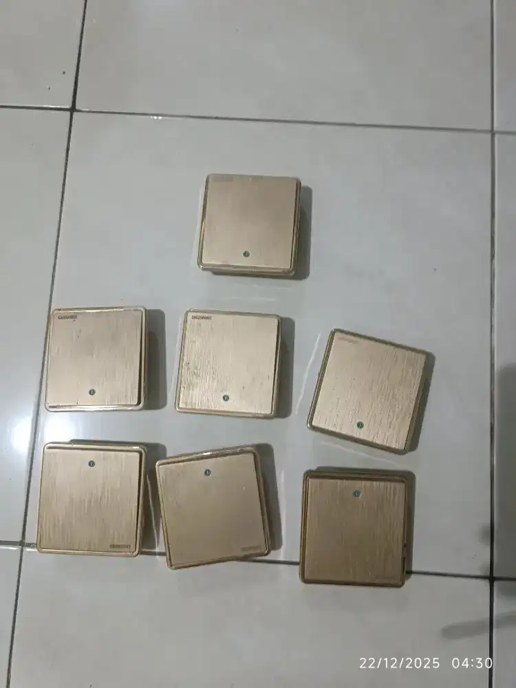 Saklar lampu gold