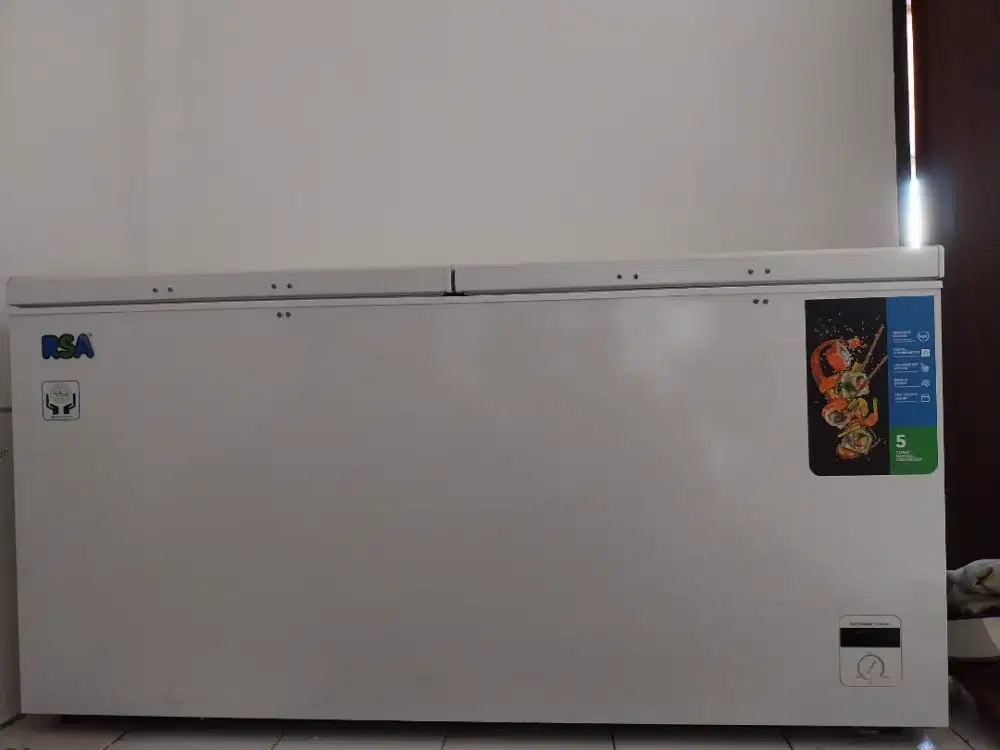 freezer RSA 500 liter, kondisi belum pernah di pakai