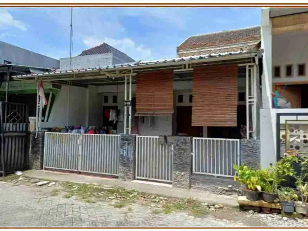 DIJUAL RUMAH 
PERUM CITRA PERMATA RAJEKWESI J/8
KEL. :  NGUMPAKDALEM
KEC  : DANDER
KAB  : BOJONEGORO