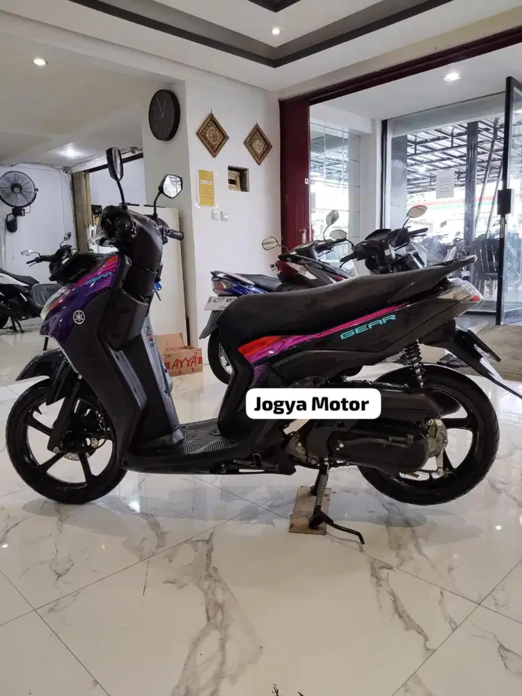 (B) Yamaha gear 125 tahun 2024