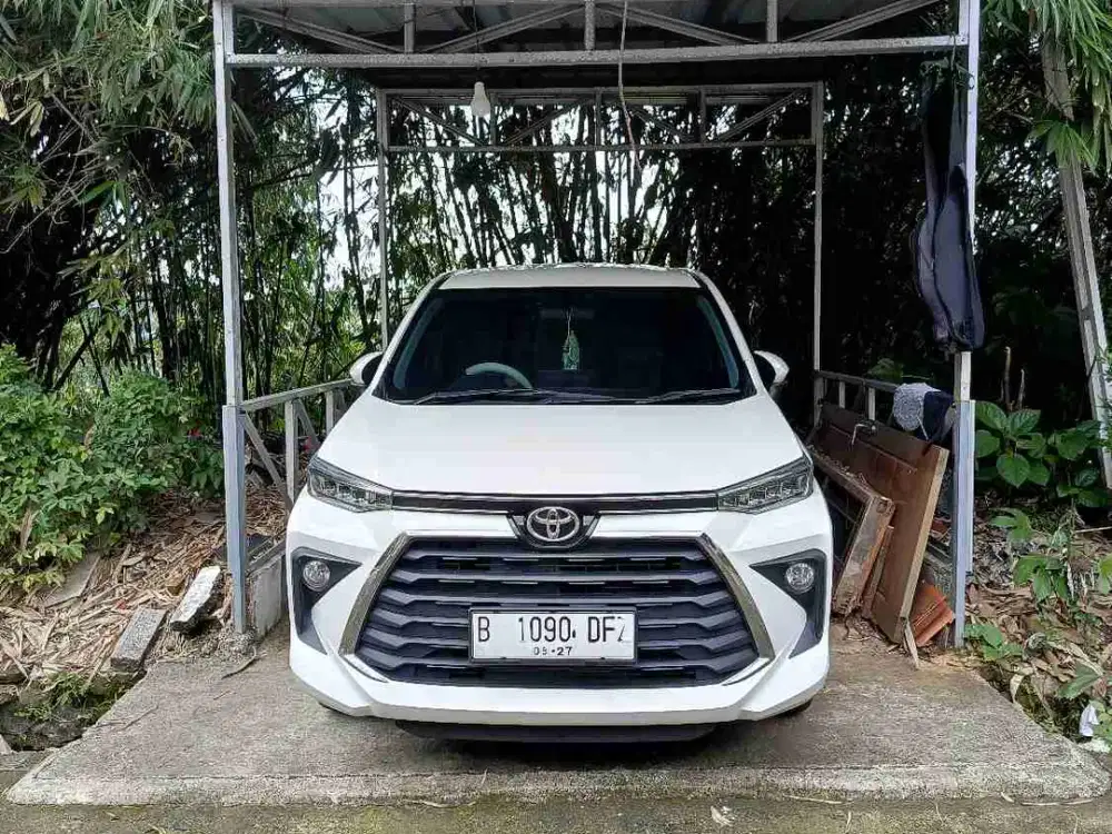 Taman Anyelir Gate Pinggir Jalan View Hadap Taman