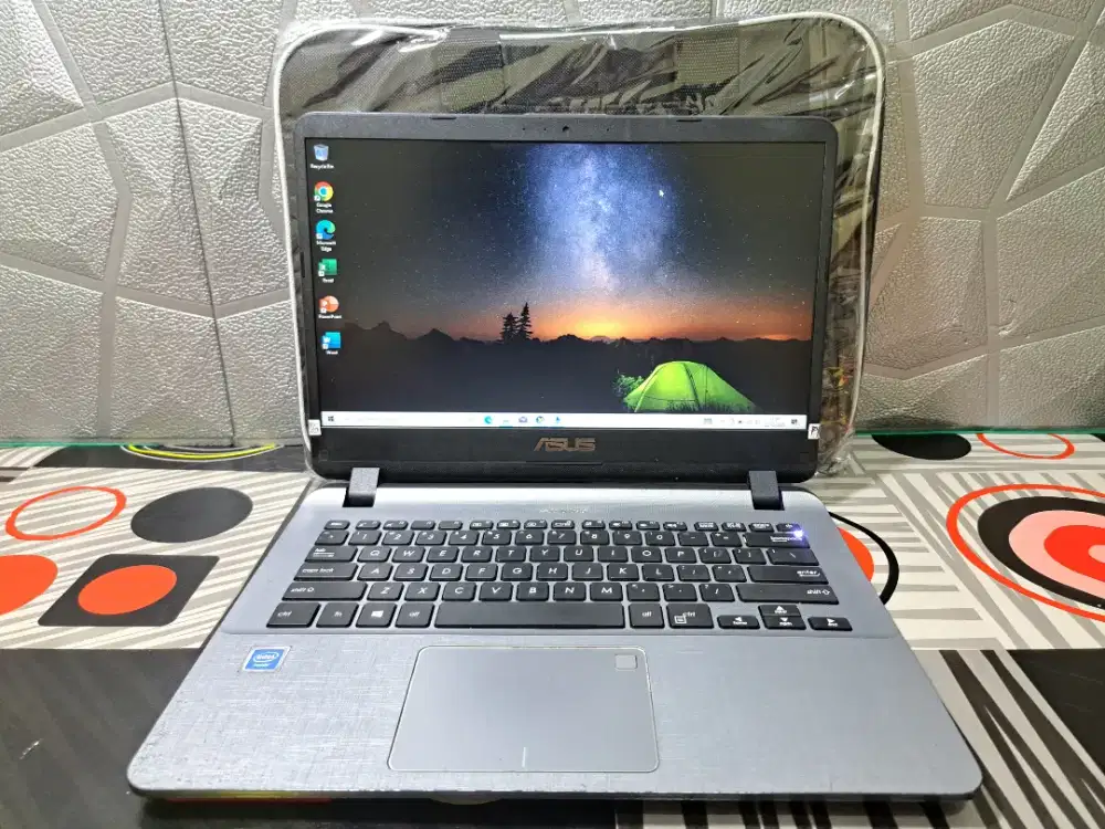 Asus X407 ram 4 ssd 128 gb slim ngebut siap tinggal pake aja