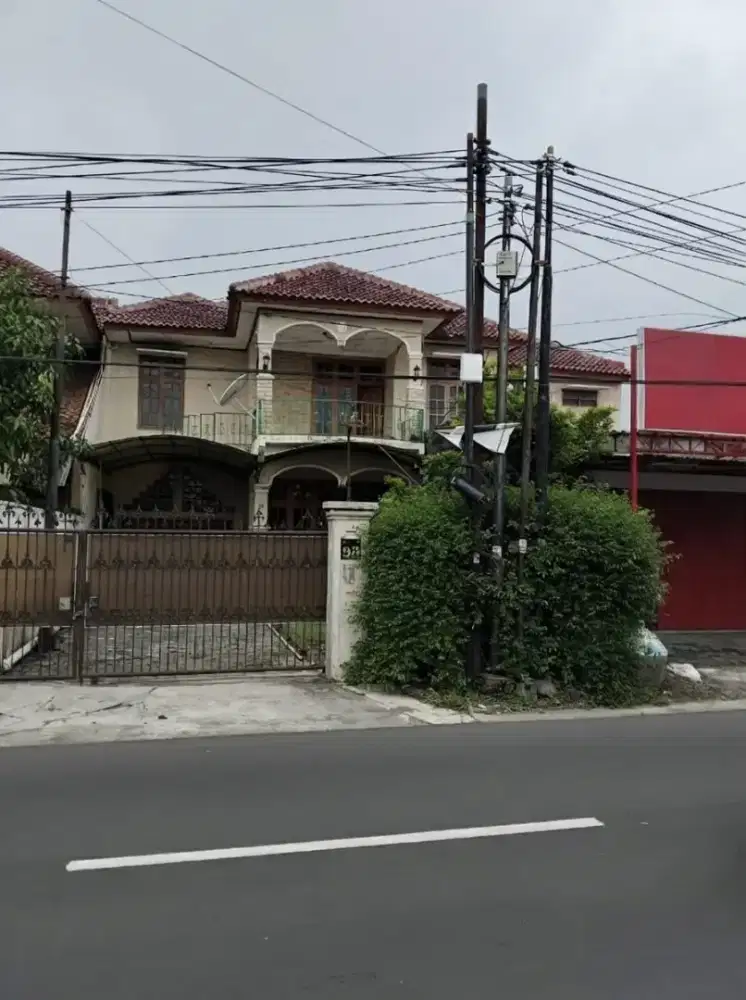 Rumah 2 Lt Dan Rumah Usaha di JL Damai Sleman