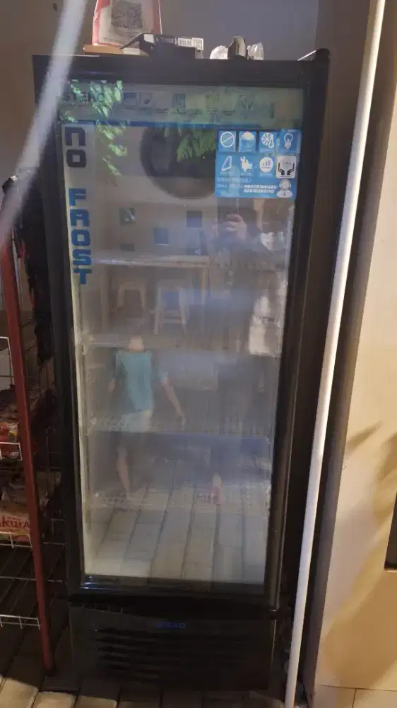 DIJUAL SHOWCASE STEKO 4 RAK