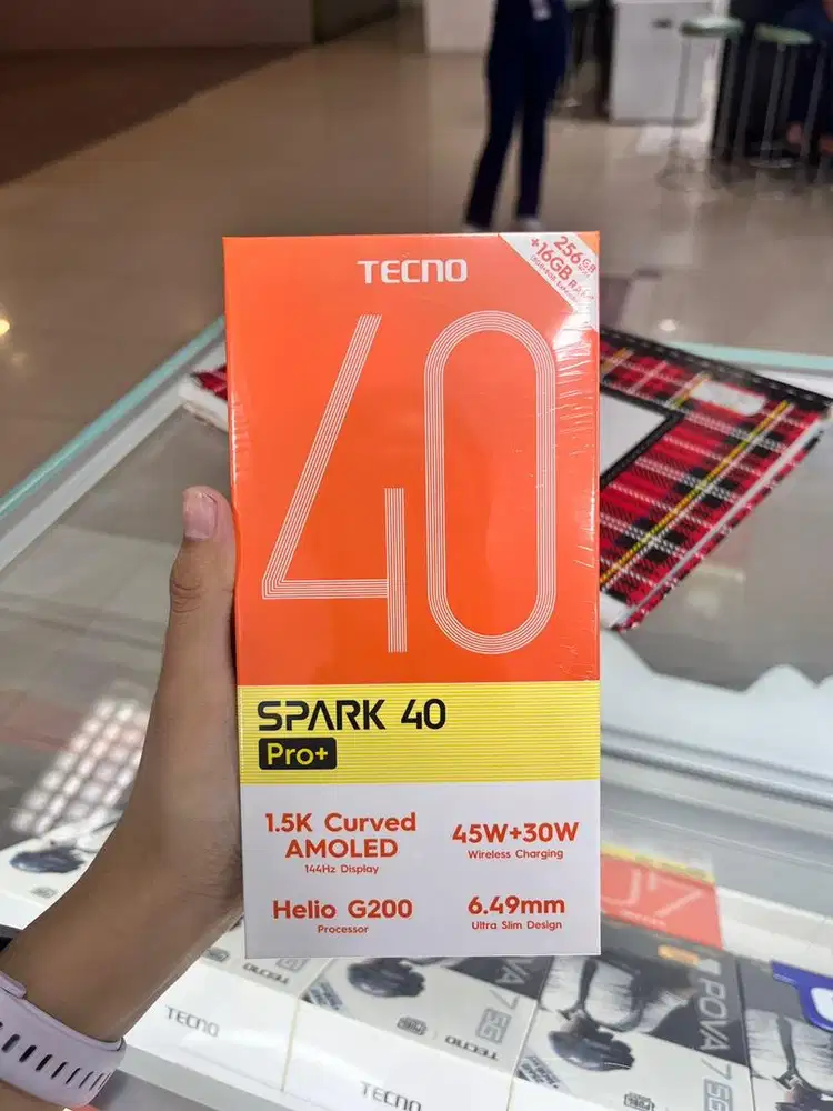 Spark 40 pro + 8/256