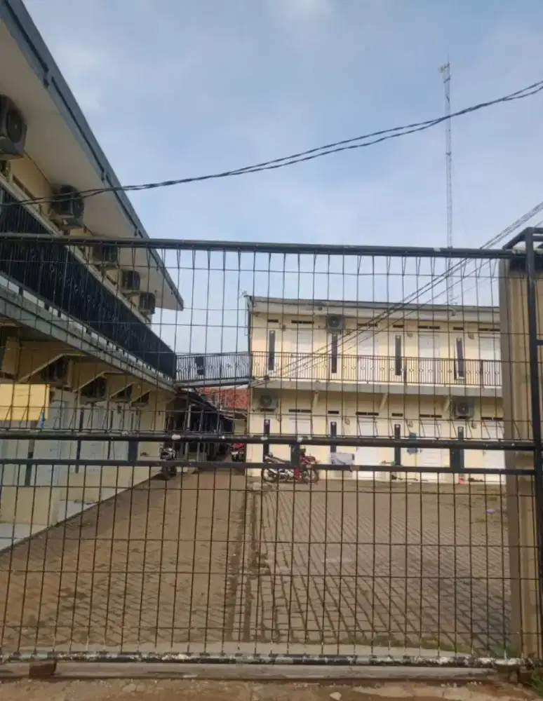 Kontrakan 8 pintu dekat kawasan mm2100