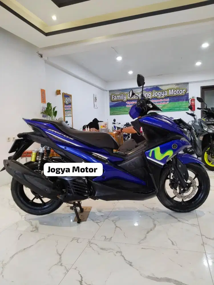 (B) Yamaha aerox R tahun 2017