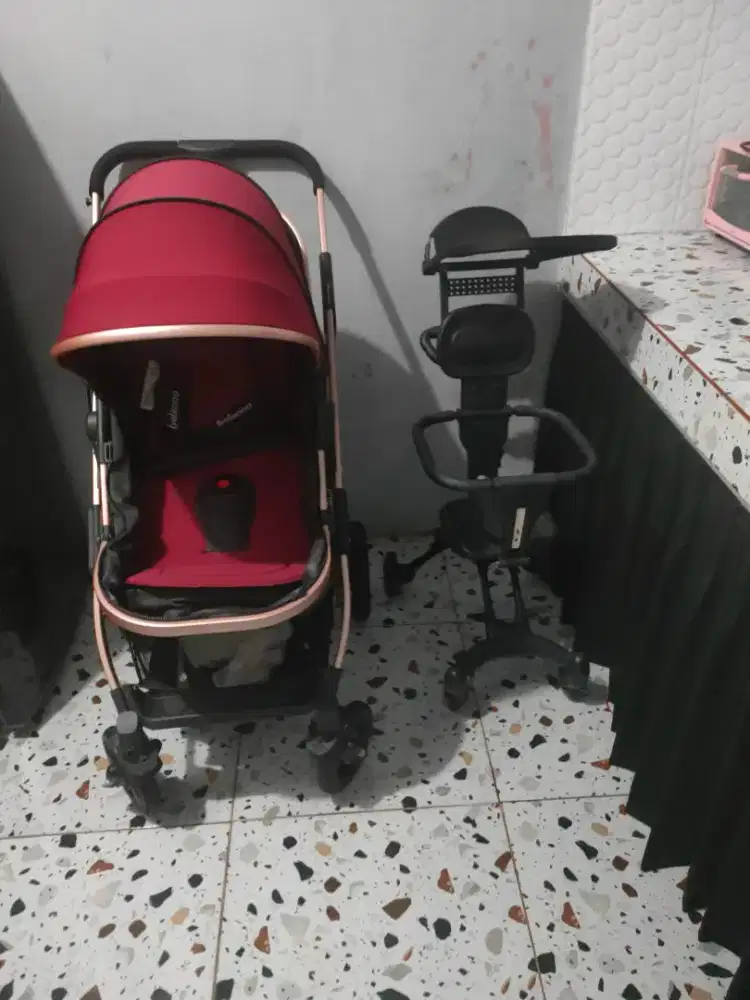 Stroller Baby Belleco warna merah rose gold