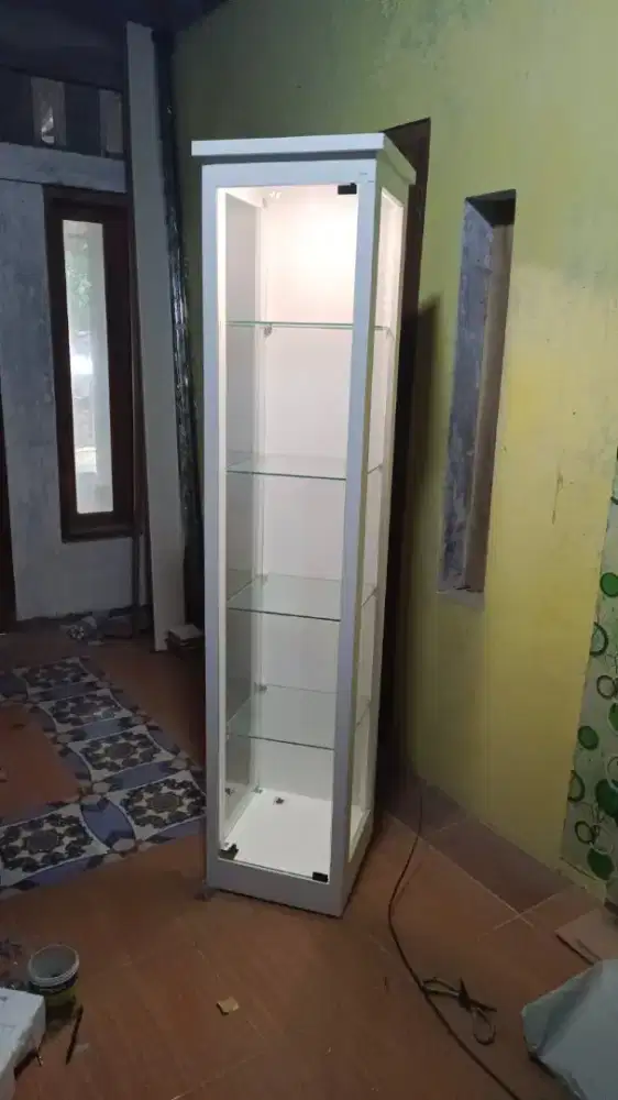 Lemari Kaca Murah