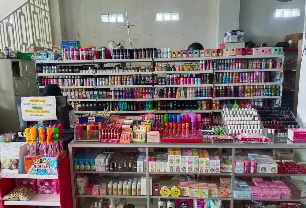 Administrasi dan Beauty Advisor
