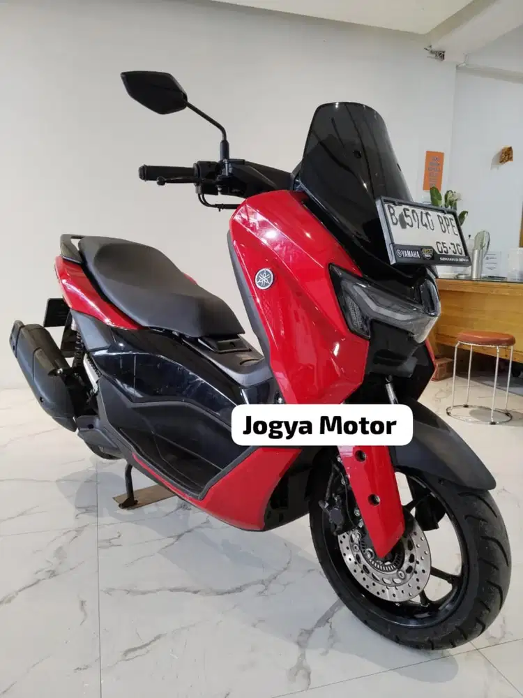 (B) Yamaha nmax neo s tahun 2025 km low