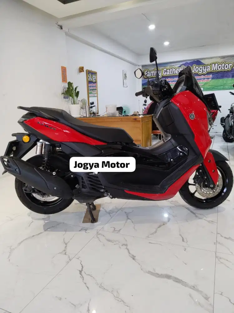 (B) Yamaha nmax neo s tahun 2025