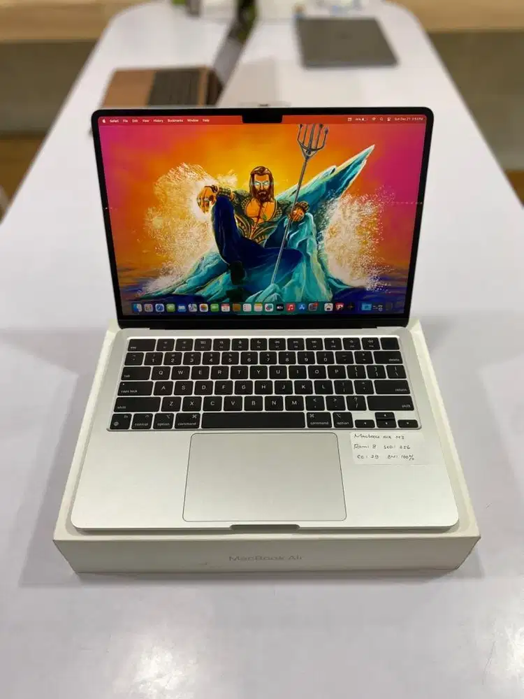 MacBook Air M3,2024,8/256 GB