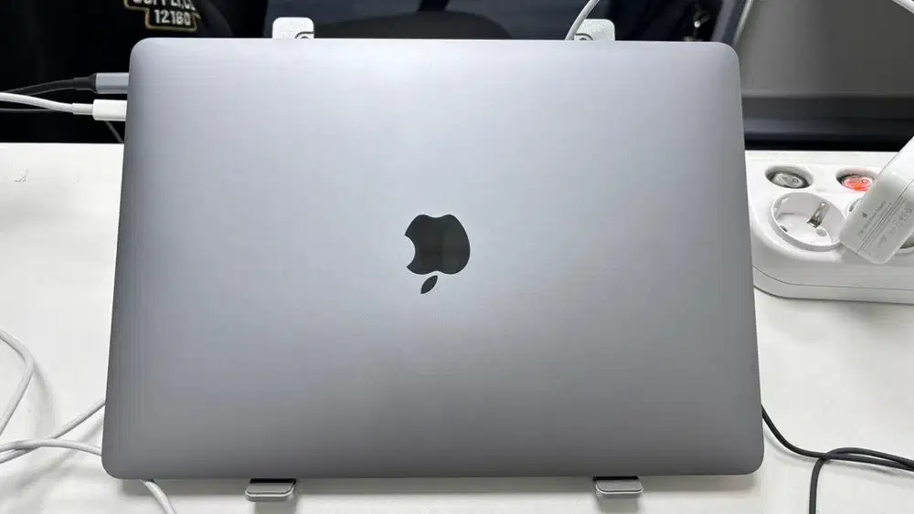 Macbook Air M1 2020 8/256 GB