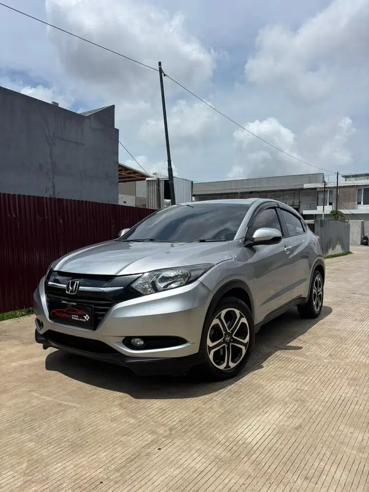 Honda HRV 1.5 E CVT 2017 Automatic ( Silver Metalik )