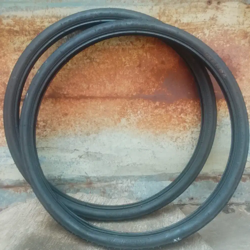 BAN LUAR 20X13/8 KENDA