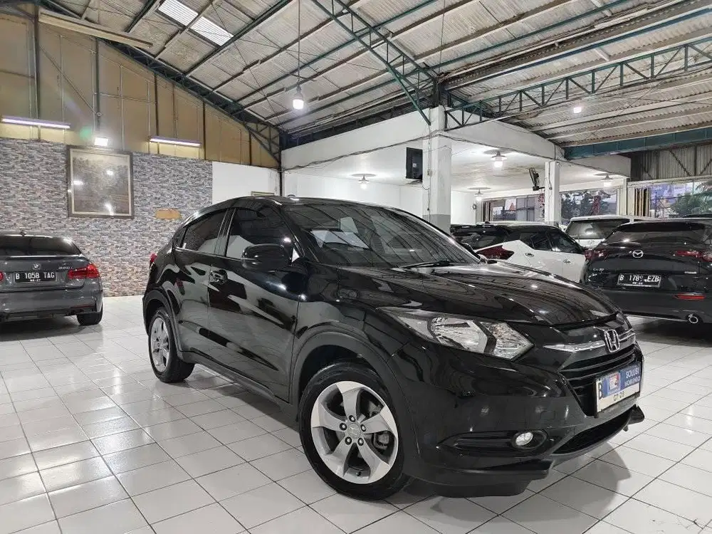HONDA HRV S CVT 1.5 Bensin AT 2018 Hitam