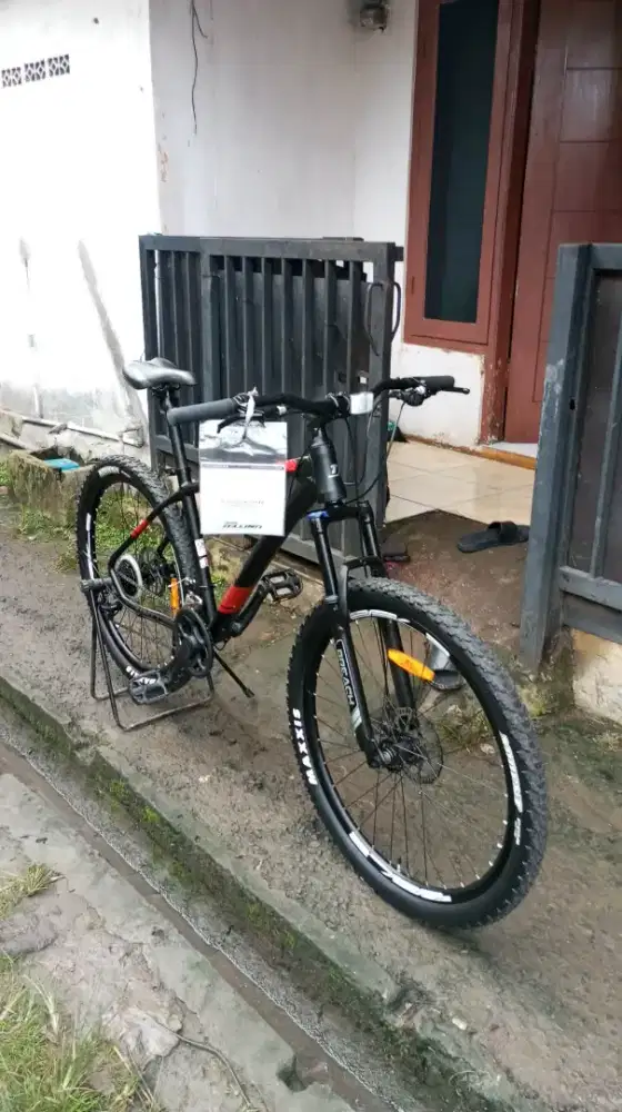 Sepeda gunung MTB united stravros 27,5 alloy innecable bekas rasa baru