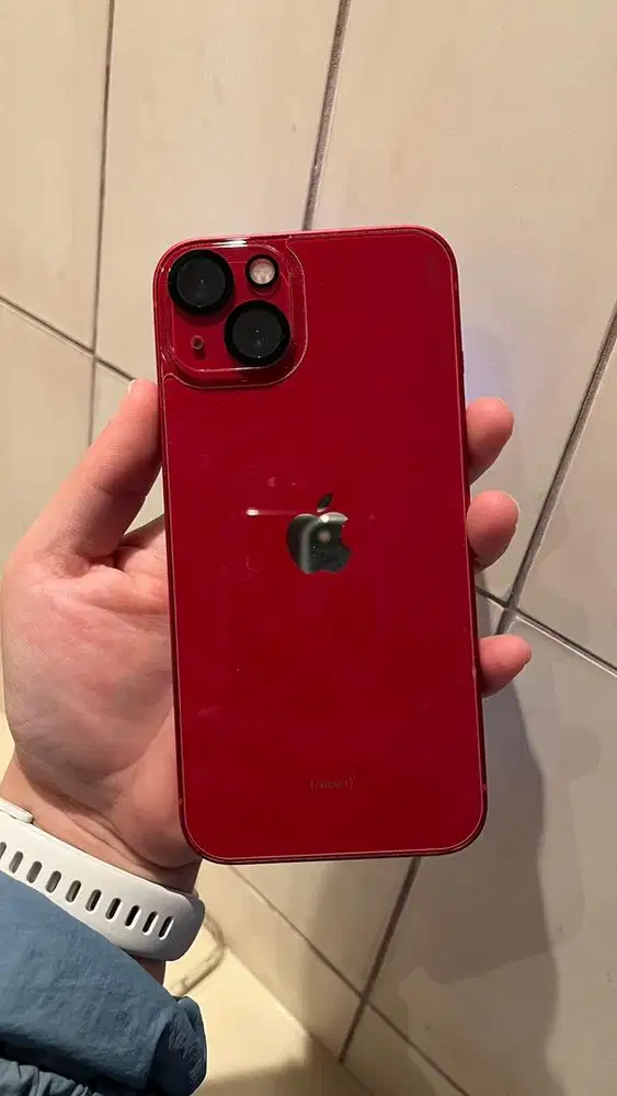 Iphone 13 second red product