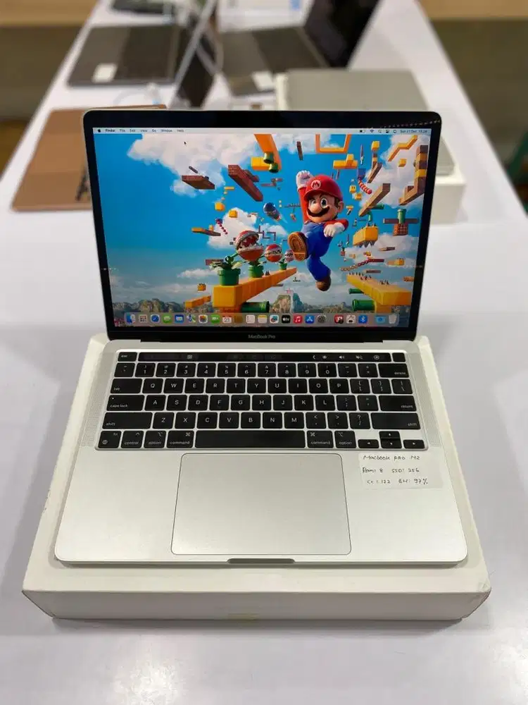MacBook Pro M2,2022,8/256 GB