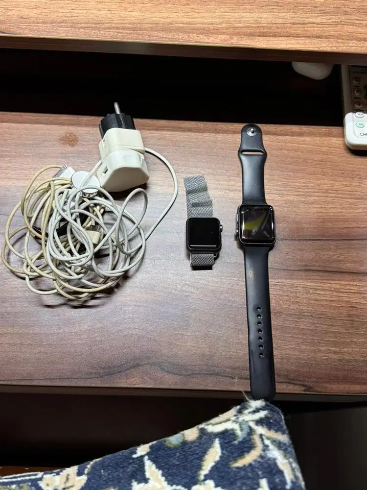 2 Jam tangan pintar Apple Watch series 1-2