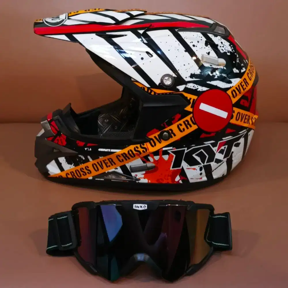 Helm Cross KYT Size M