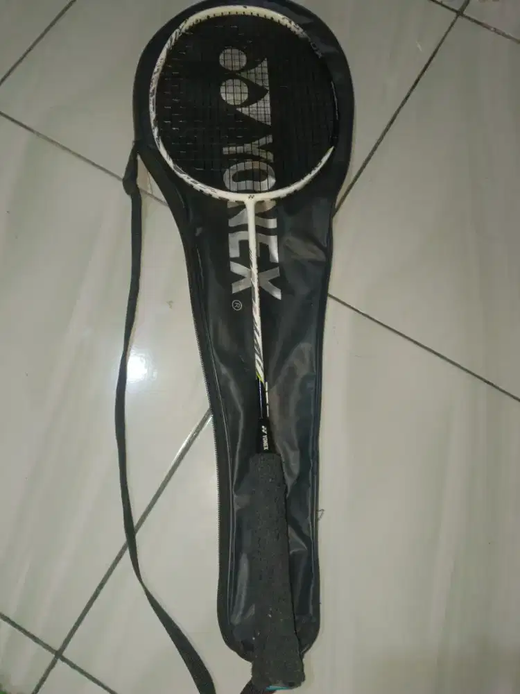 Raket badminton